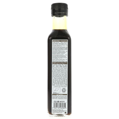 COCOFINA Coconut Amino Sauce: Healthy soy sauce alternative made with organic coconut vinegar, nectar, onions, garlic, and salt. Vegan and gluten-free.