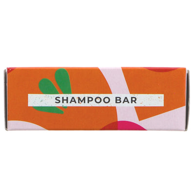 Luxurious lather shampoo bar with aloe vera & lime. Vegan, moisturizing, nourishing. Perfect for most hair types. Free from harmful ingredients.