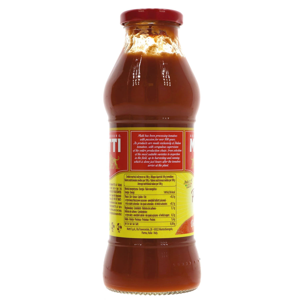 Mutti Passata: Vegan tomato sauce made from fresh tomatoes - great for pasta, soups & stews. No skins or seeds. 400g bottle.
