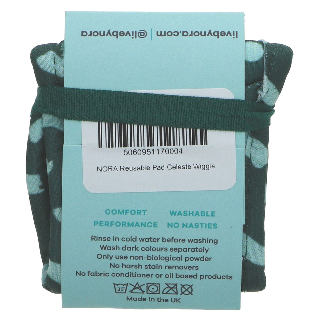 Nora's reusable liner pad - Celeste Green + Black. Comfortable and absorbent with waterproof fabric, vegan and reusable up to 150 times.